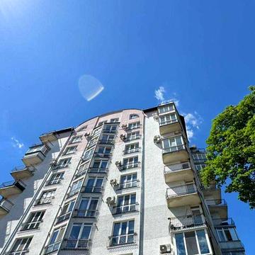 Продається Видова 3 кім. квартира 90 м2  в обжитому будинку по вул. Національної Гвардії!!!
