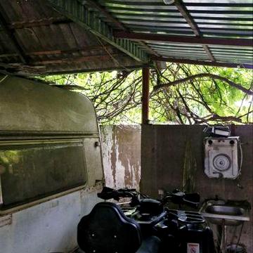 Продаж облаштованого місця на 1-му причалі — з житловим трейлером!