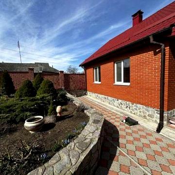 Центр окремий будинок у дворі з власником з ремонтом