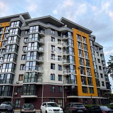 Простора 1к квартира 47 м² з гардеробом та балконом