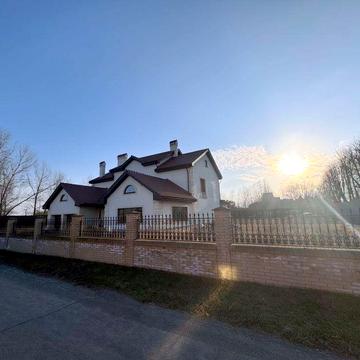 Будинок в Золоче Прованс, 3 поверхи, 790/560 кв. м, 22 сотки