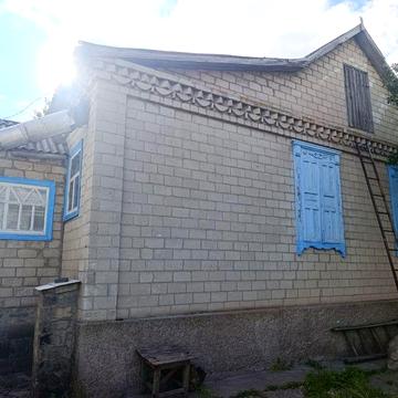 Продам будинок 8*9 ,з гаражем в Аулах