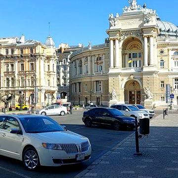 Аренда Центр города  1 комн. кварт.  Соборная площадь.