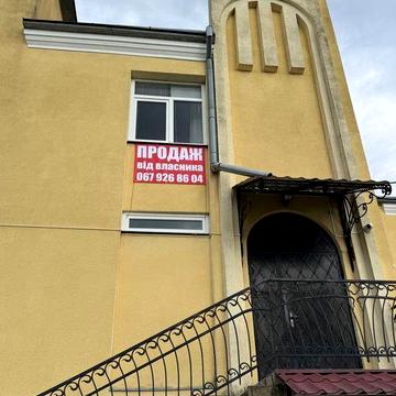 Будинок 3-х поверховий Запитів Львівська область