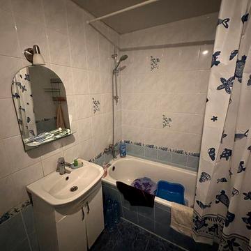 Продам  свою  хорошую квартиру Днепр Фрунзенский 6 этаж 40 кв м