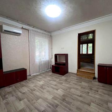 Сдам 2 х комнатную квартиру .