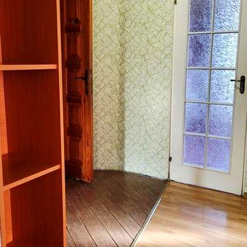2 кімнатна квартира від власника 49.2м² 5 пов. цегляний будинок в.Шухевича 10 все залишається житловий стан можна заселятися.Агенціям не турбувати!