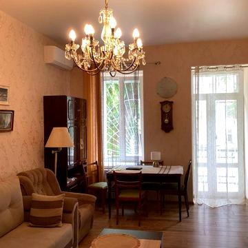 Сдам 2х комнатную квартиру 56м. кв. Центр