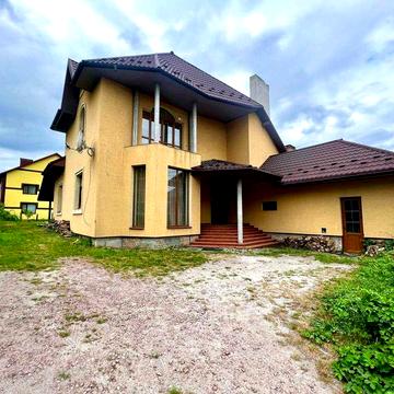 Продаж великого приватного будинку з ремонтом (320 м2) з ділянкою, с. Рудно