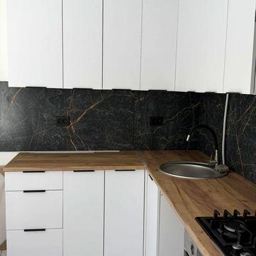 Продам 1-кімнатну квартиру біля кінотеатру ім. Миколайчука