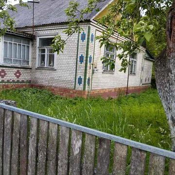Продам будинок 80 м² із землею, гаражем та господарськими приміщеннями