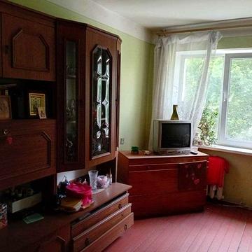 Продам 3-кімнатну київку з холом на Незалежності