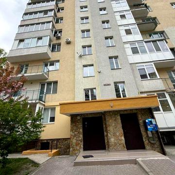 Продаж 3 кімнатна квартира вул. Щафарика, новобудова здана, заселена.