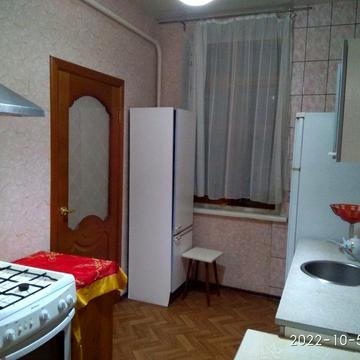 Сдам от хозяина в долгосрочную аренду  2-ух комнатная квартиру на пр. Петровского.