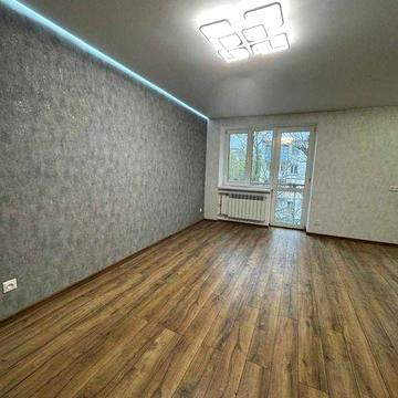 Власник. 2 кімнатна з новим ремонтом по вул. Університетська. АБО ОБМІНЯЮ НА ВАШ РЕМОНТ В КВАРТИРІ В  м. КИЇВ.