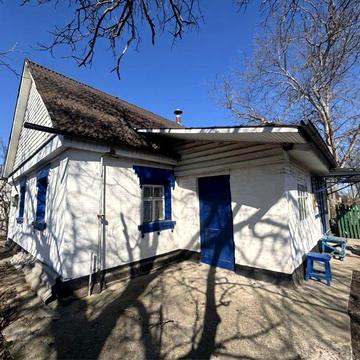 Продаж будинку в центрі села Пилипча - 45 соток під забудову