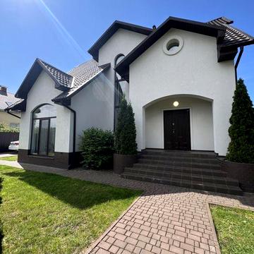 Продам сімейний будинок 190 м² у Дмитрівці з садом та зоною відпочинку