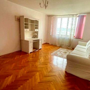 Продаж трикімнатної квартири в будинку преміум класу