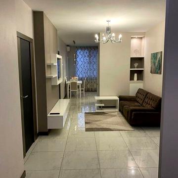 Продам 2 кім.квартиру Анни Ахматової 30