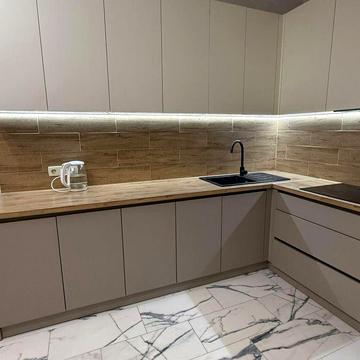 Продам 2х кімнатну квартиру в новому будинку з незакінченим ремонтом-57000 у.о.