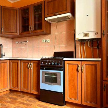 Продаж 1-к квартири з індивідуальним опаленням (цегляний будинок) в місті Старокостянтинів