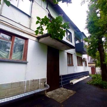 Продам двокімнатну квартиру в центрі міста!