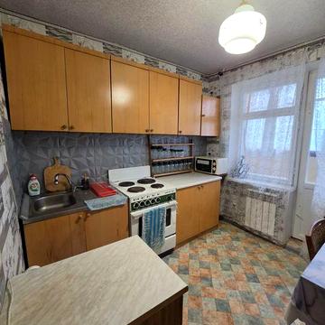 Здається в оренду 1-кімнатна квартира (Тополя-3) дом 72.