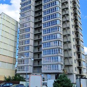 Власник. 2 кім. квартира 71 кв.м. у PisochinSky, є комора