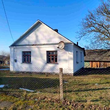 Будинок із земельною ділянкою