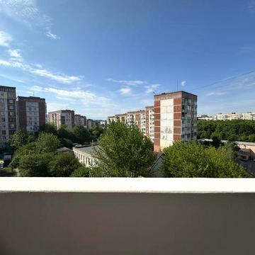 Продається 2км квартира з ремонтом біля парку Канада