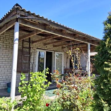 Дом в городе со всеми удобствами, летней кухней и садом!