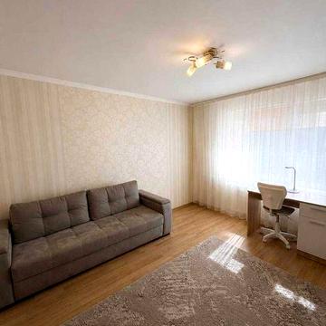 Продаж 2 кімнатної квартири з ремонтом вул. Тракт Глинянський 153
