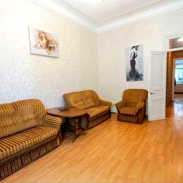 ЦЕНТР м Університет вул Коцюбинського 9, ГАЗ, низький поверх, 2к