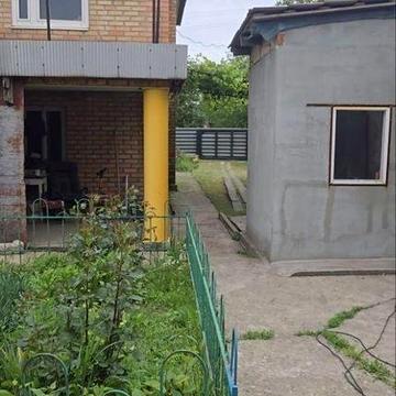 Продаж 2х будинків на одній ділянці