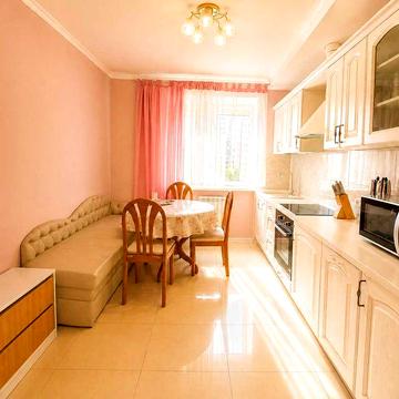 Кадетський Гай 3, оренда просторої 3к квартири, 94 м², 4-й поверх