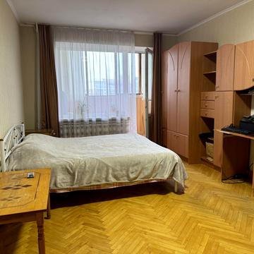 Соломянська вул., 8