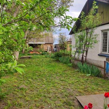 Продаж будинку з господарськими будівлями