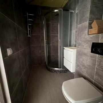 2 ком. квартира , Титова, Строителей, ремонт. 37000 $ vv