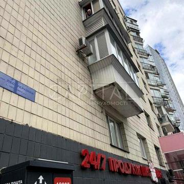 Продаж квартири 56м2/ під магазин або інший вид діяльності  бул. Лесі Українки-2/ Печерськ