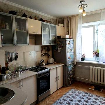 Продам квартиру 4-х кімнатну,9 мкр,6 поверх