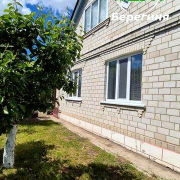 Цегляний будинок с. Острів Білоцерківський район
