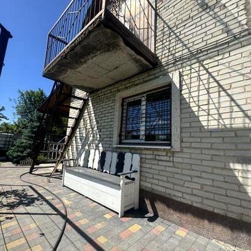 Продаж двоповерхової дачі з сауною
