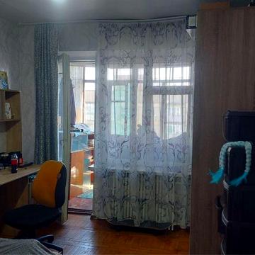 Продам 3-х кімнатну квартиру на Квадрате!