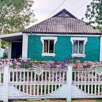 Продам свій будинок в с.Городецьке 5км від Умані є газ та пічне опалення подяд з зупинкою транспорта