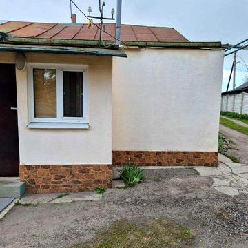 Юрівка Продам частину будинка загальний двір частково зручності та флігель зі зручностями