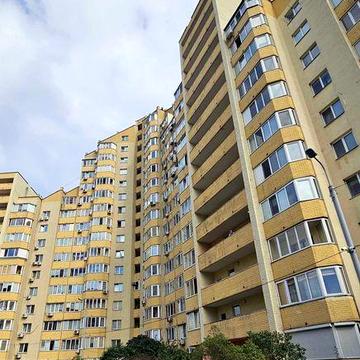 Тростянецька,49. Простора затишна 1-кімн. квартира! Ст.М"Харківська".