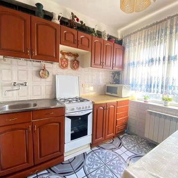 Юрія Шумського вул., 8