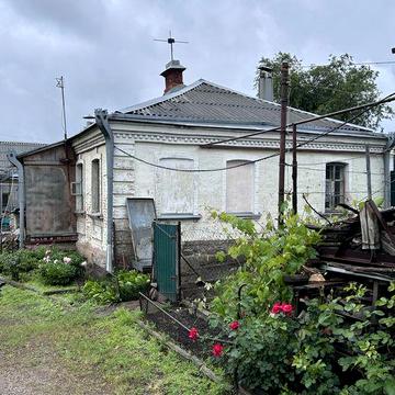Продам будинок в центрі міста