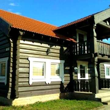 Продам  дом-сруб в центре г.Беляевка.