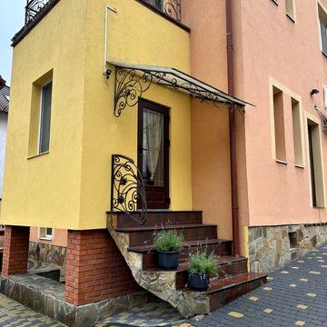 Оренда просторого будинку(частина будинку) ВІД ВЛАСНИКА145 м² у Львові, 2 спальні